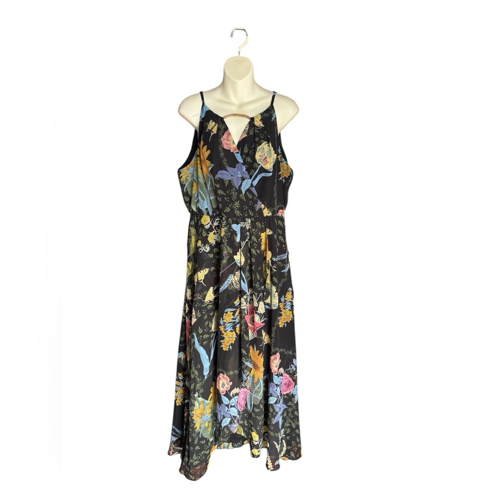 Pretty Cleo petites Floral Black Dress. Long flowy chiffon fabric. Size L